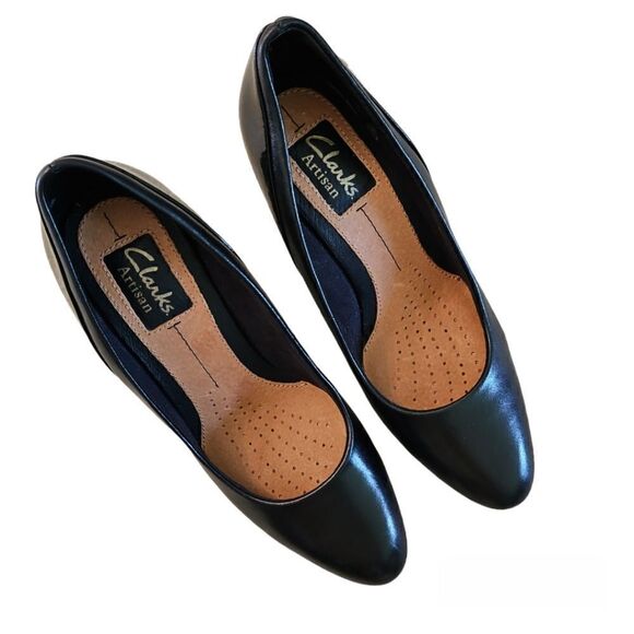 Clarks Artisan Black High Heel Patent Leather and Leather Upper Size 6 - Picture 3 of 12